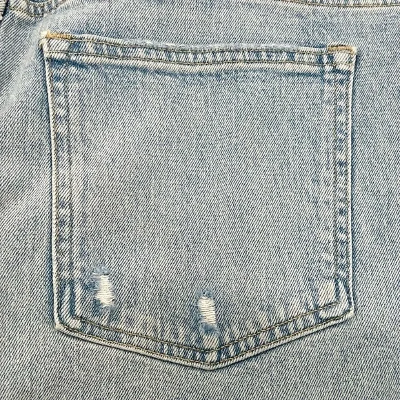 Abercrombie & Fitch Curve Love Mom Short Mid Rise Light Wash Denim Shorts NWT 36 - Picture 7 of 11